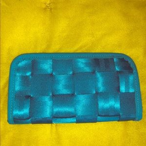 Harvey’s seat belt wallet
